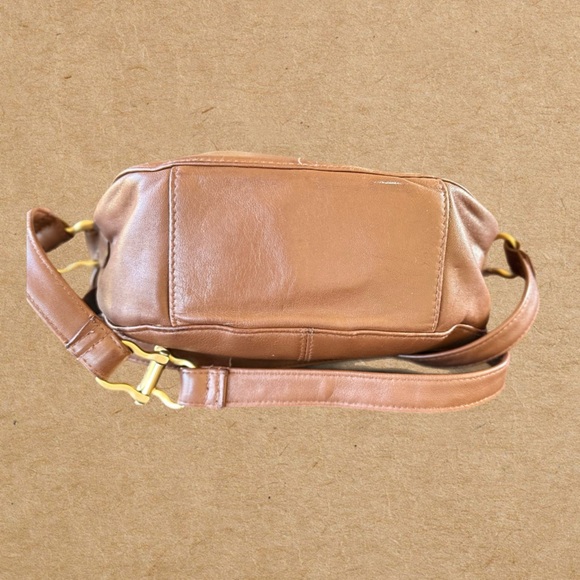 Brown leather crossbody bag. Gold tone hardware on the strap,& zipper. - Picture 8 of 8
